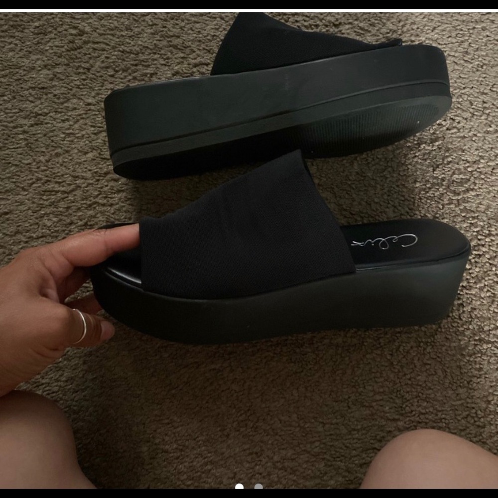 Platform sandals size 10